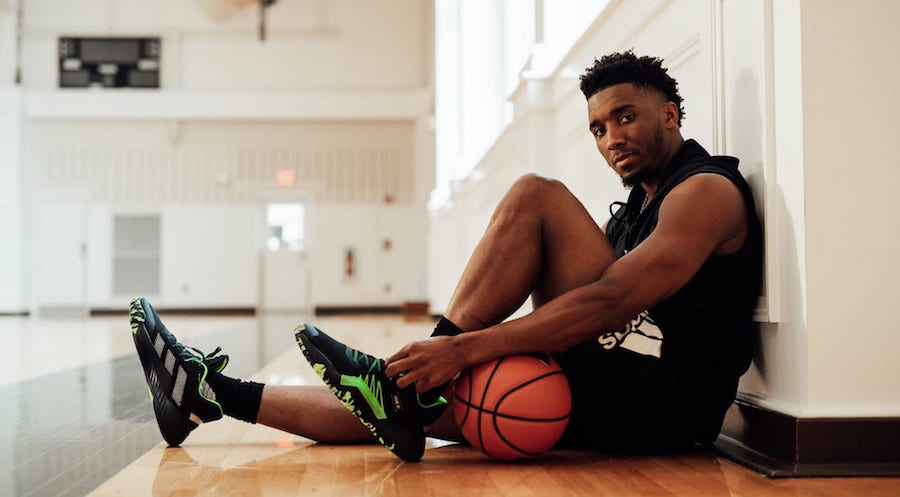 川超凉山队为飞踢裁判道歉：将加强管理，涉事球员交公安处理（川超凉山队致歉：将强化管理，飞踢裁判球员已移交公安）