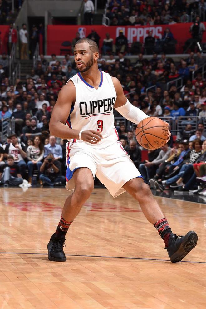 斯玛特上半场表现低迷，得分挂蛋（斯玛特上半场状态不佳，得分为零）