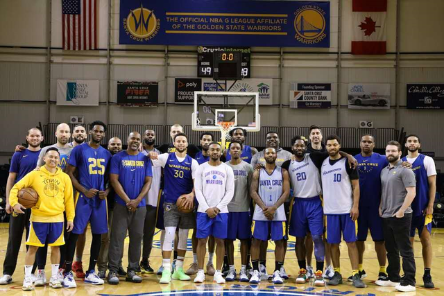 2025中足联颁奖会：成都蓉城刘殿座获中超最佳门将（2025中足联年度颁奖：成都蓉城门将刘殿座当选中超最佳门将）