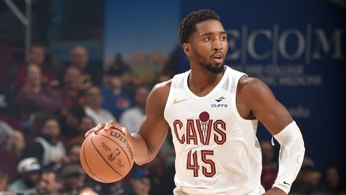 杰克逊罚球绝杀，助球队逆转胜（杰克逊关键罚球锁定胜局，球队逆转告捷）