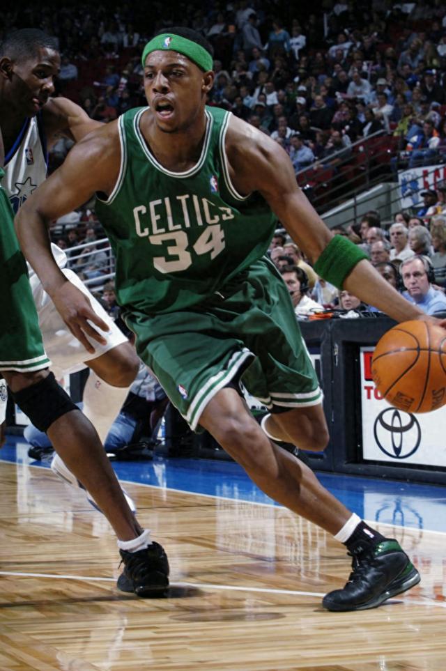 欧文连续突破创造机会（欧文连续强突制造良机）