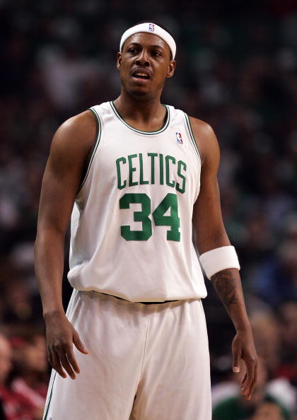 自威廉以来，埃斯特旺是首位连续3场欧冠进球的切尔西球员（埃斯特旺成继威廉后首位欧冠三连场破门的切尔西球员）