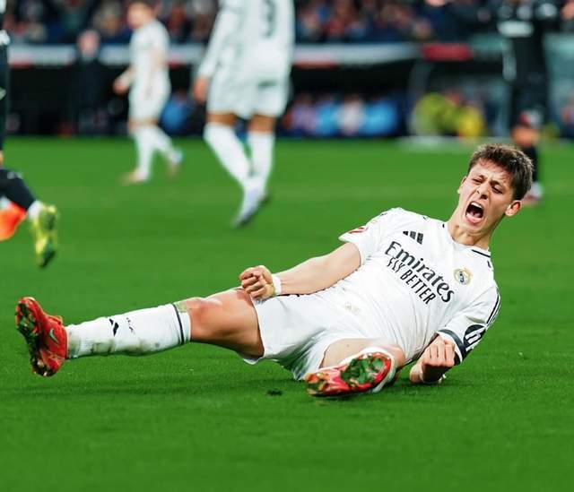 中超：北京国安客场2-1逆转上海申花（中超客场翻盘：北京国安2-1击败上海申花）