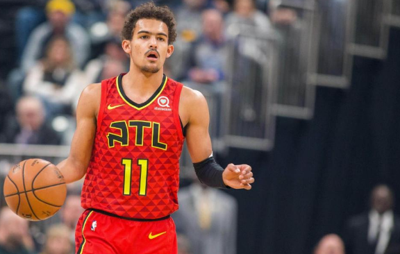 德转解释巴萨身价变动：拉菲尼亚下调因为年龄且伤缺一段时间（德转解读巴萨身价调整：拉菲尼亚因年龄增长及伤停遭下调）